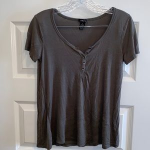 RUE21 Sz S Short Sleeve Henley Tee Olive Stretch Slinky Thin Material Oversized